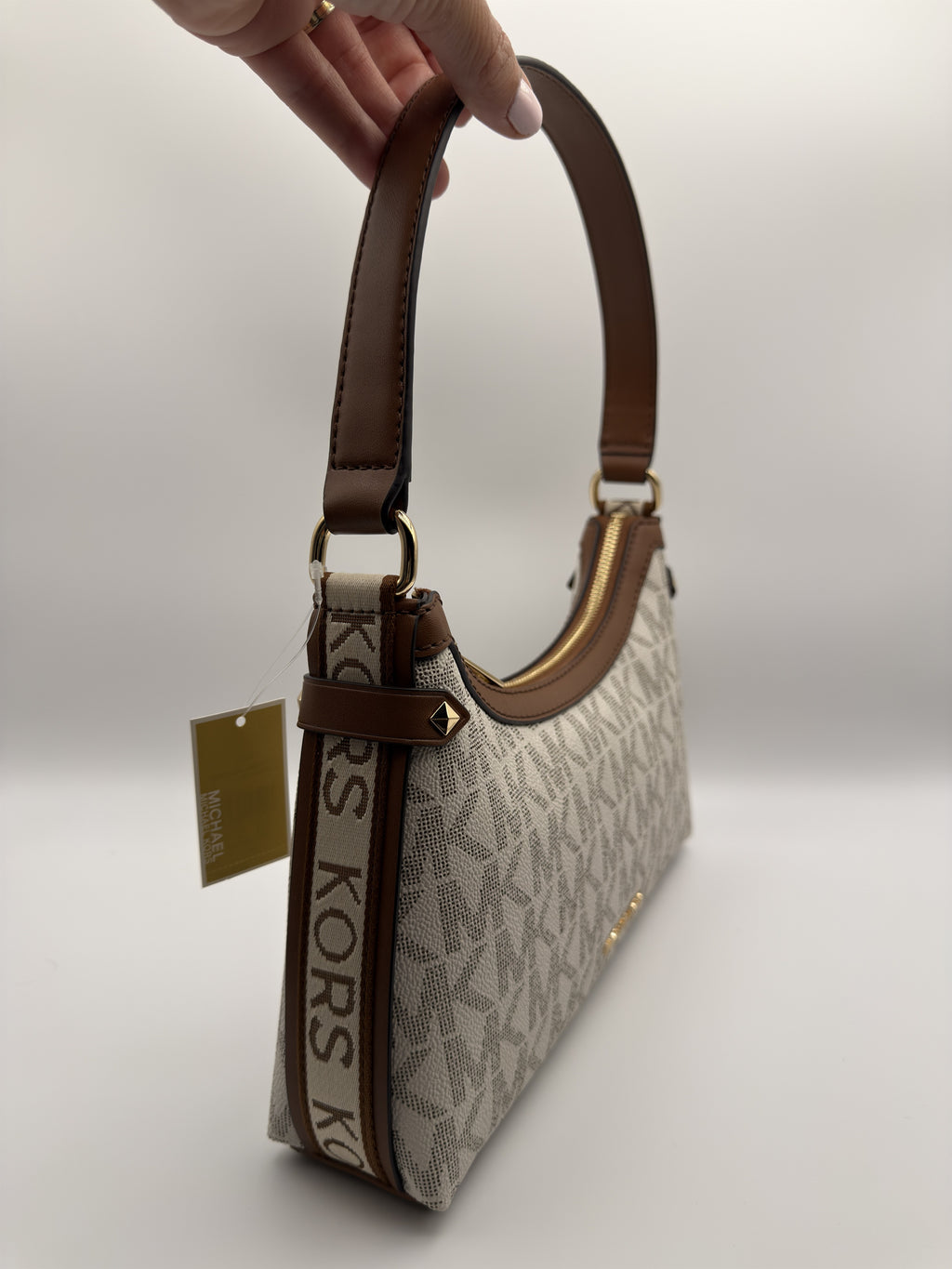 The Vanilla Crescent Shoulder — SC-016